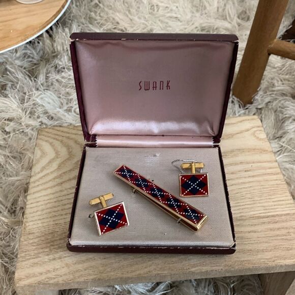 Vintage Swank Argyle Red, White & Navy Blue With Gold Tone Tie Bar & Cuff Links - Picture 1 of 17
